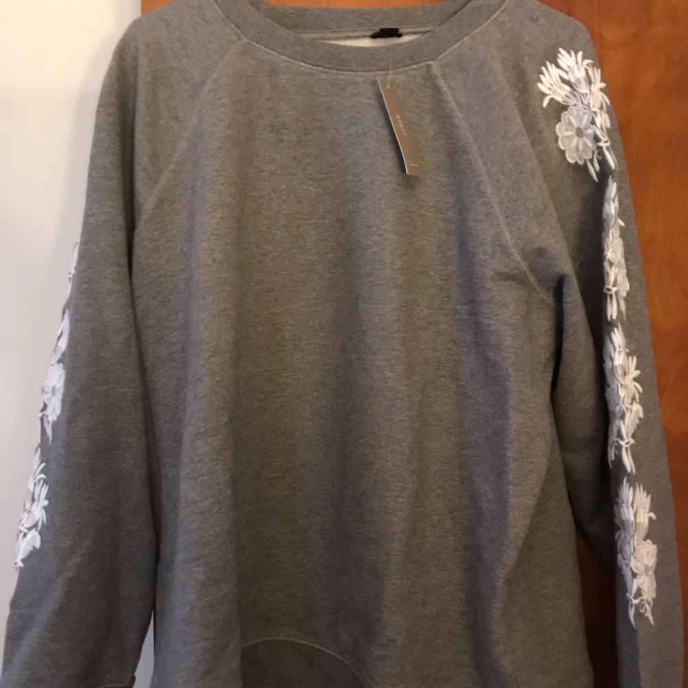 JCrew Embroidered Crew Neck Sweatshirt ♥️